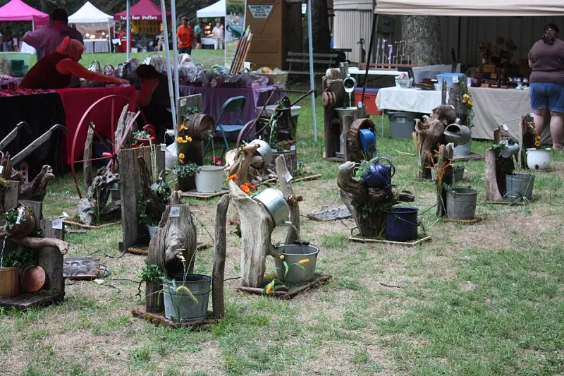 What Sells at Craft Fairs: 10 Vinyl Projects Worth Your Weekend
